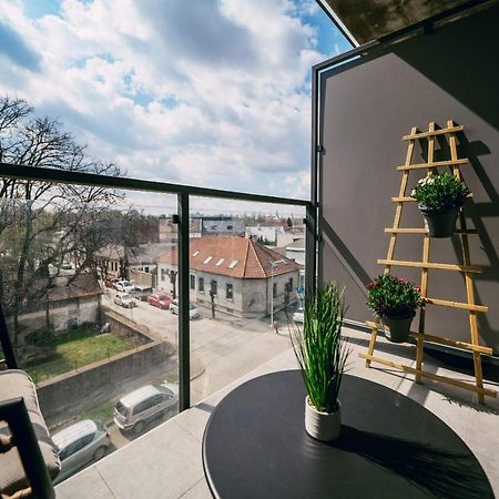 Luxury Apartment W. City Views In Kosice Old Town المظهر الخارجي الصورة